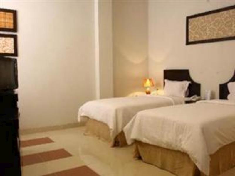 Oyo 424 Asia Hotel Макасар Экстерьер фото