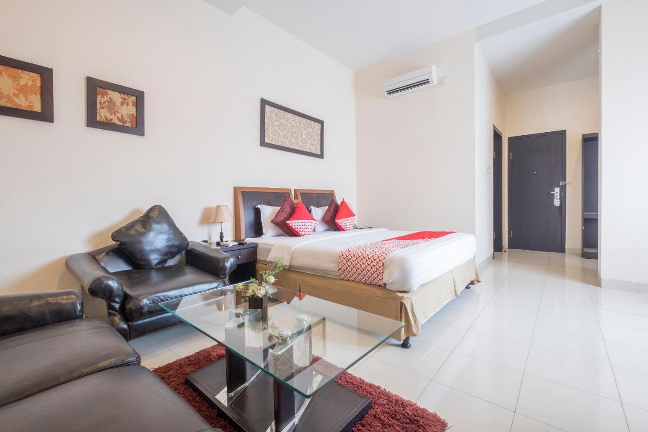 Oyo 424 Asia Hotel Макасар Экстерьер фото