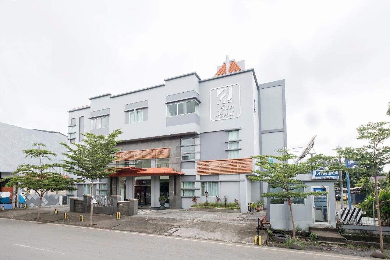 Oyo 424 Asia Hotel Макасар Экстерьер фото