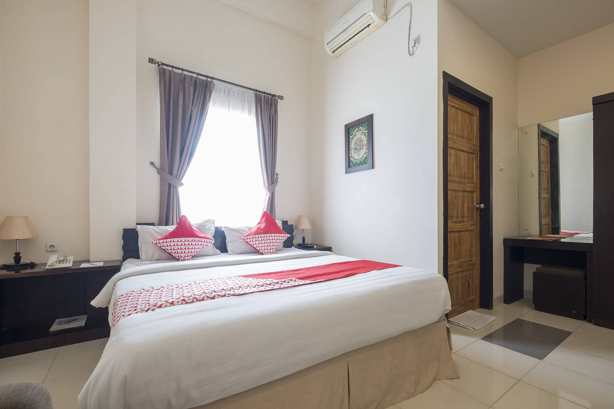 Oyo 424 Asia Hotel Макасар Экстерьер фото