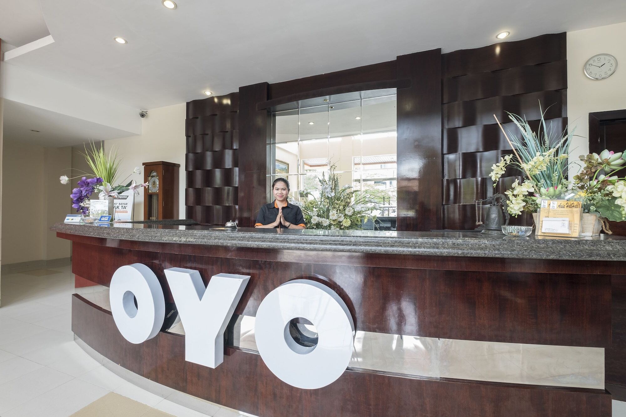 Oyo 424 Asia Hotel Макасар Экстерьер фото